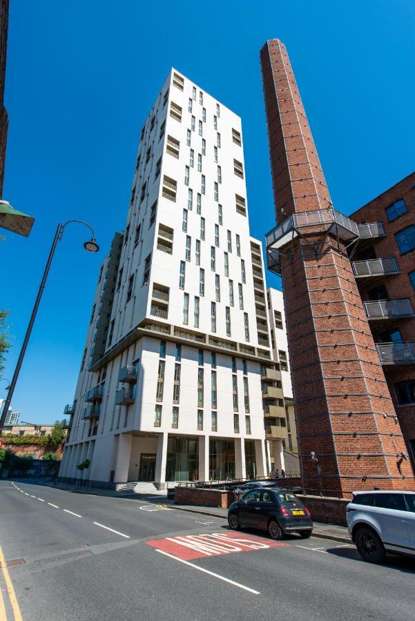The Assembly Manchester Oasis Holding Екстериор снимка